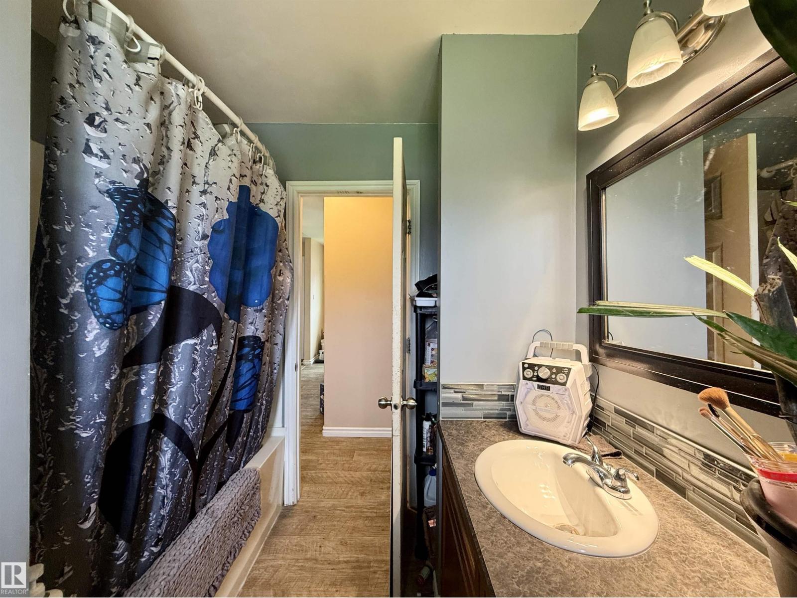 4808 52 AV photo 25
