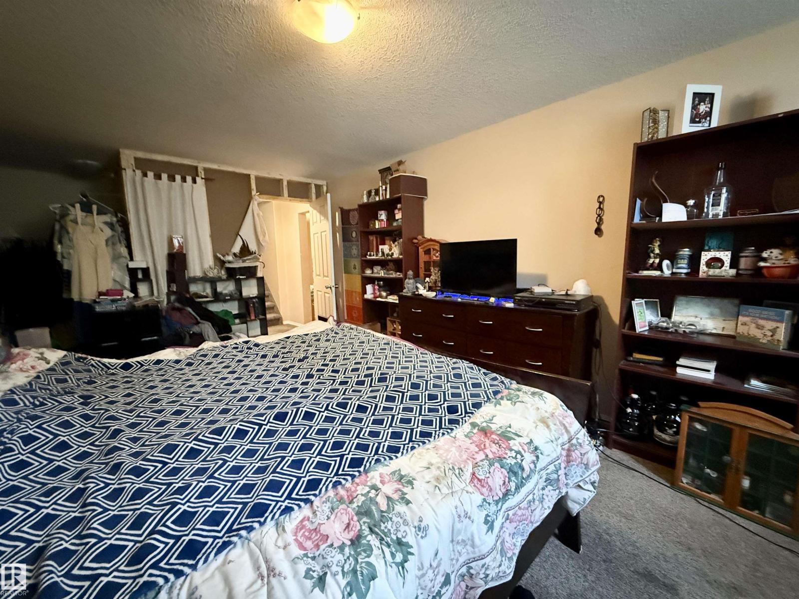 4808 52 AV photo 33