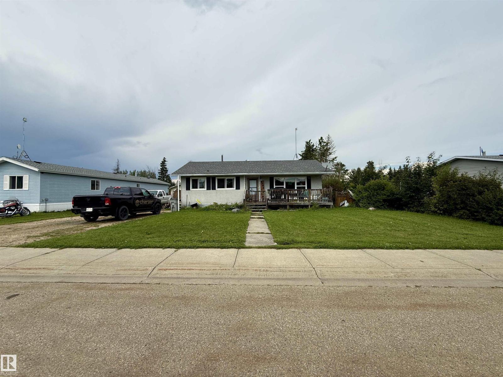 4808 52 AV photo 59