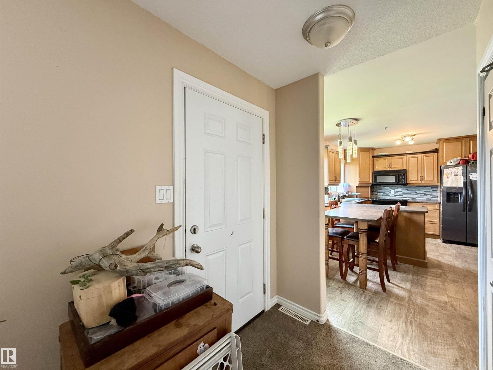 4808 52 AV photo 9