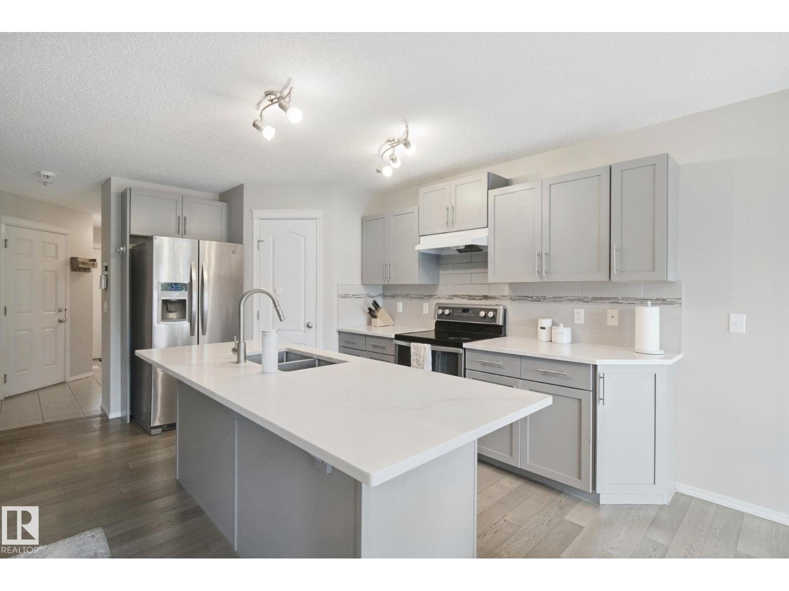 735 176 ST SW - 3