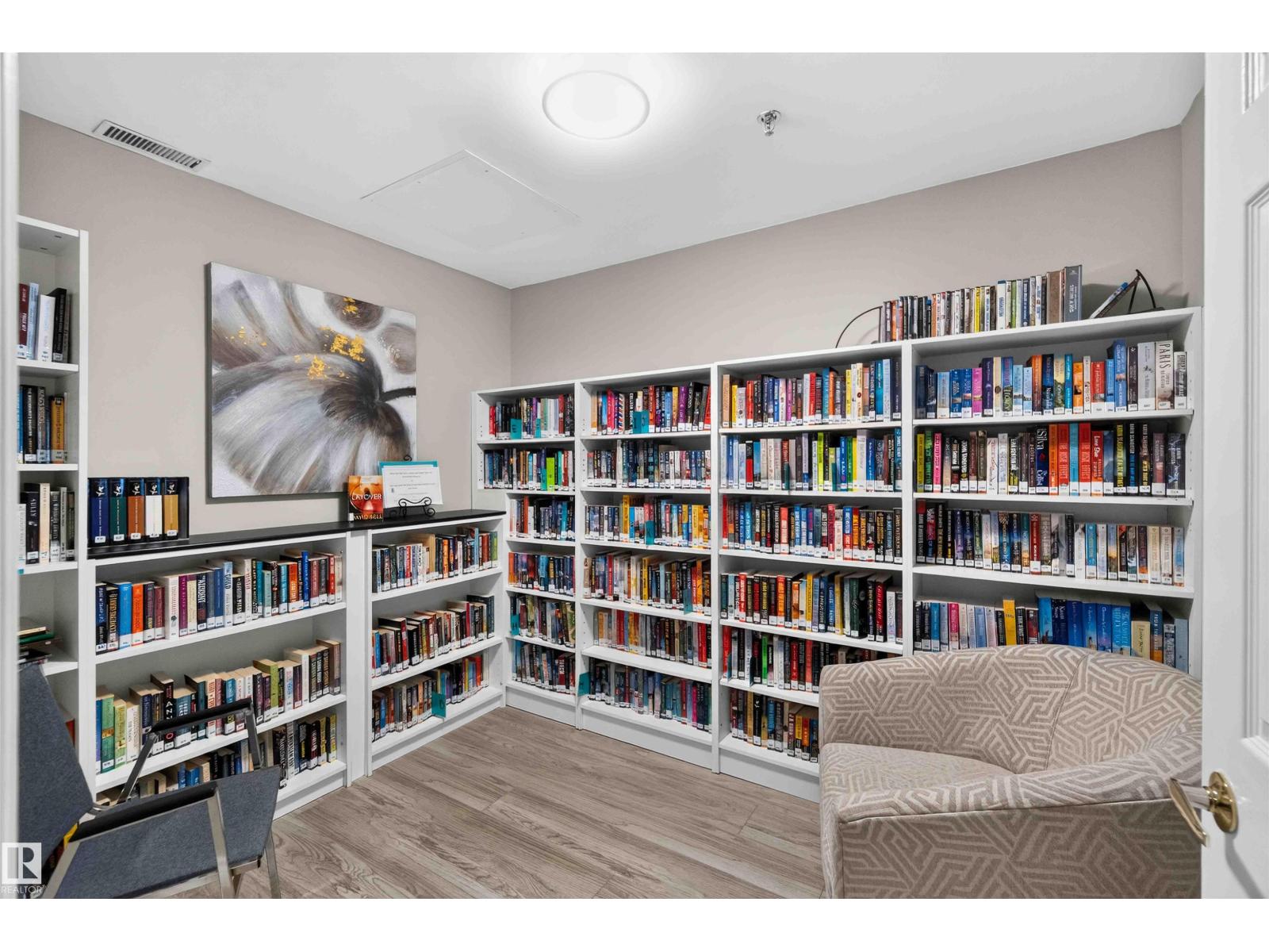 #212 9535 176 ST NW - 32
