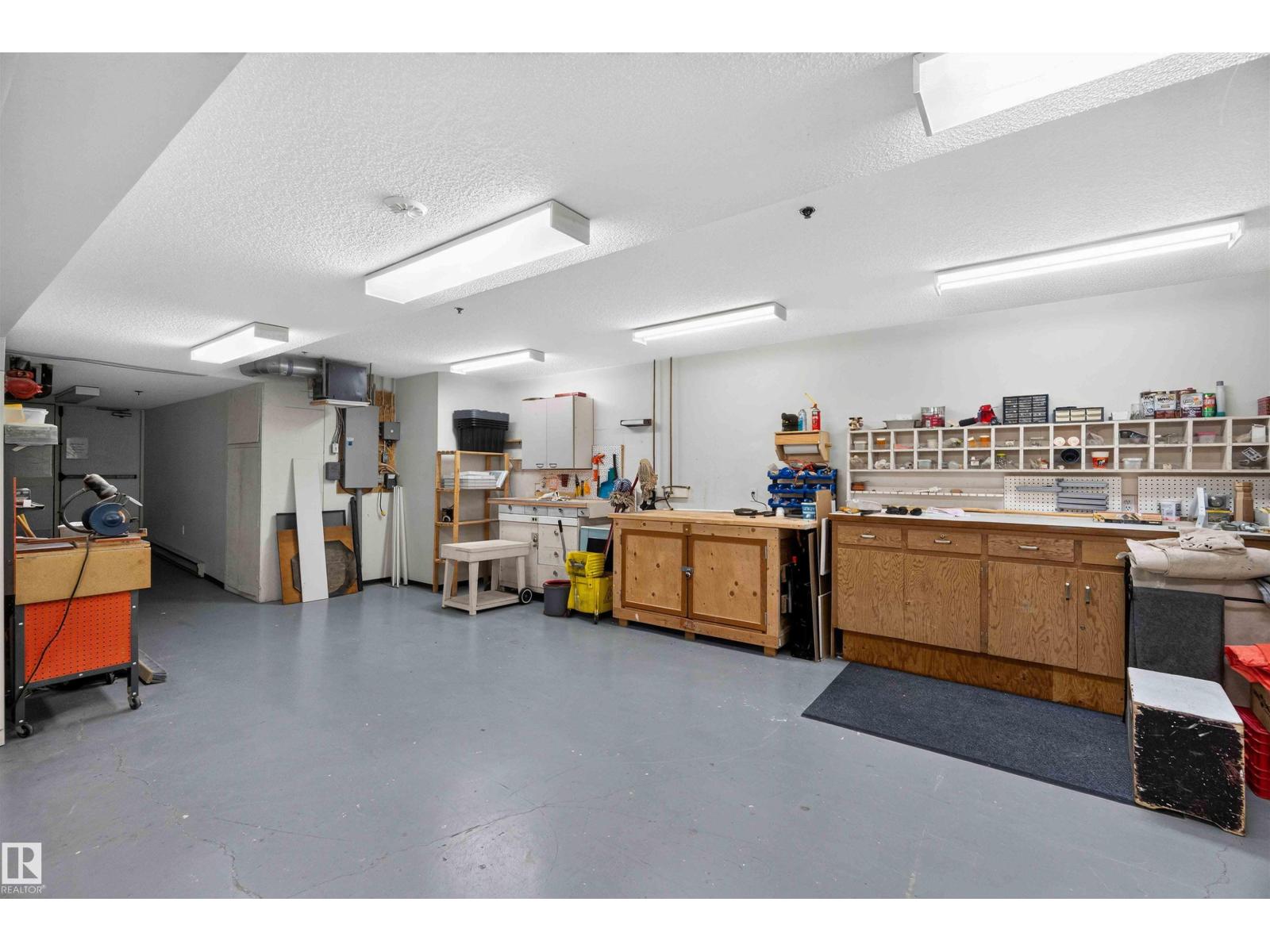 #212 9535 176 ST NW - 37
