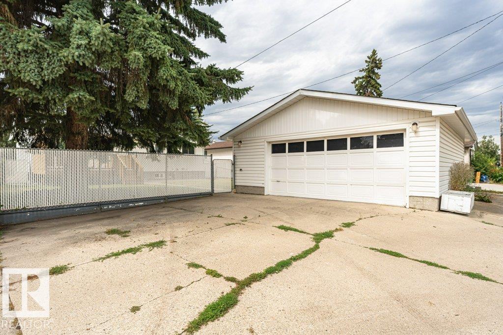 4703 117 ST NW - 45