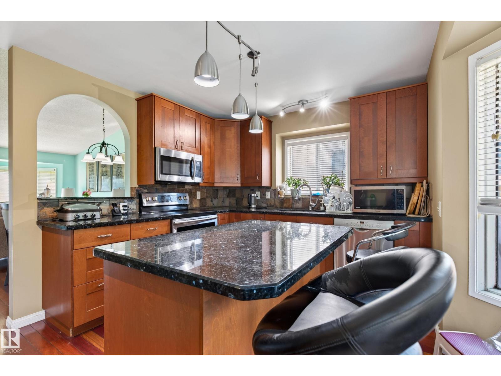 19040 70 AV NW - Image 12