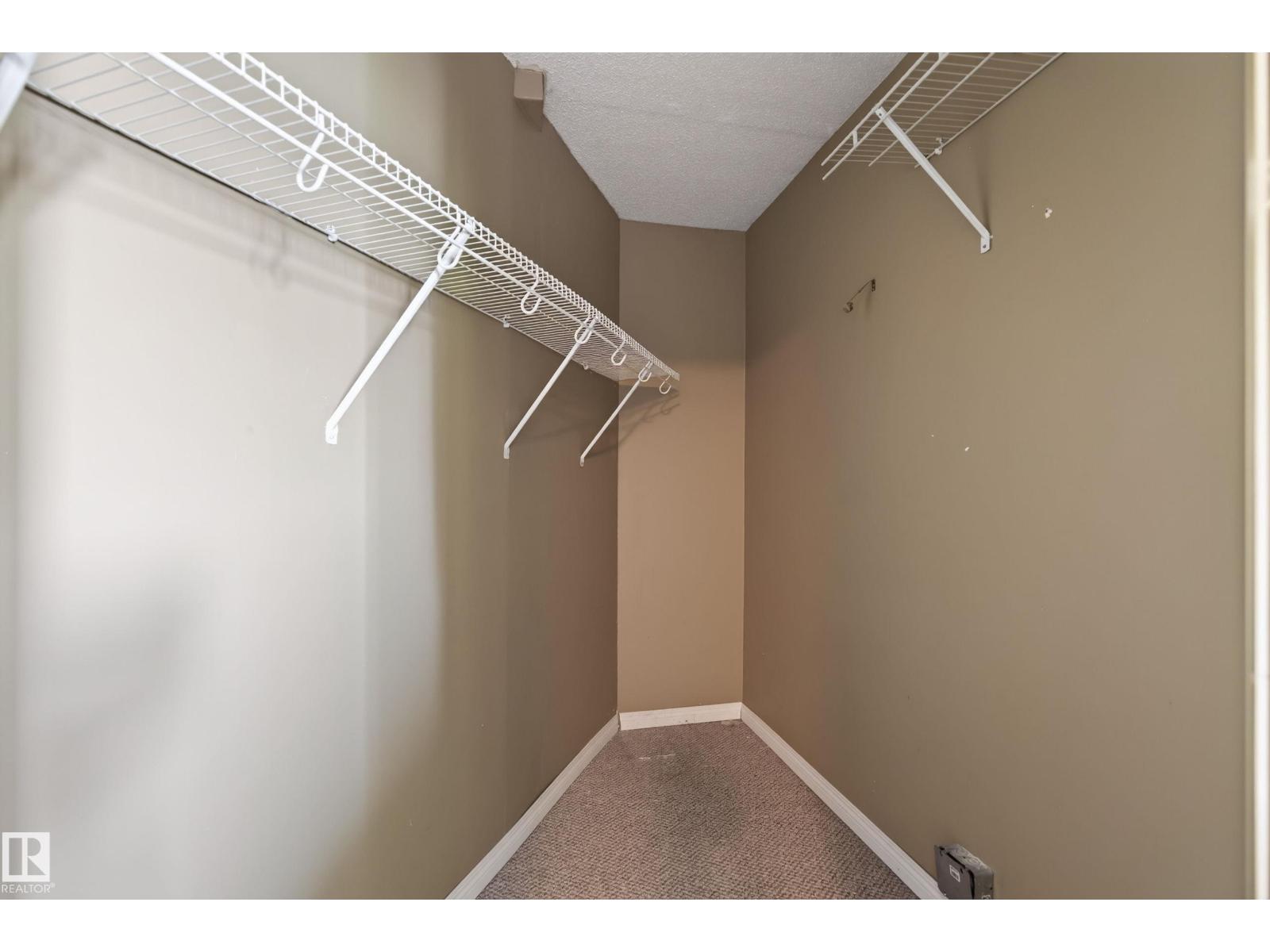19040 70 AV NW - 18