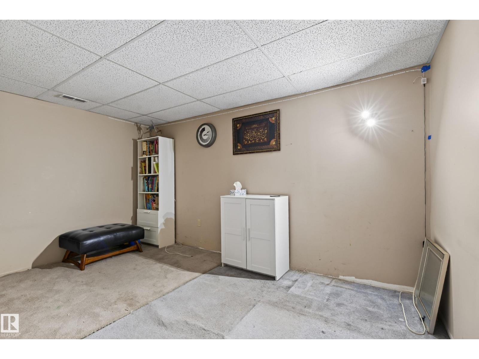 19040 70 AV NW - 30