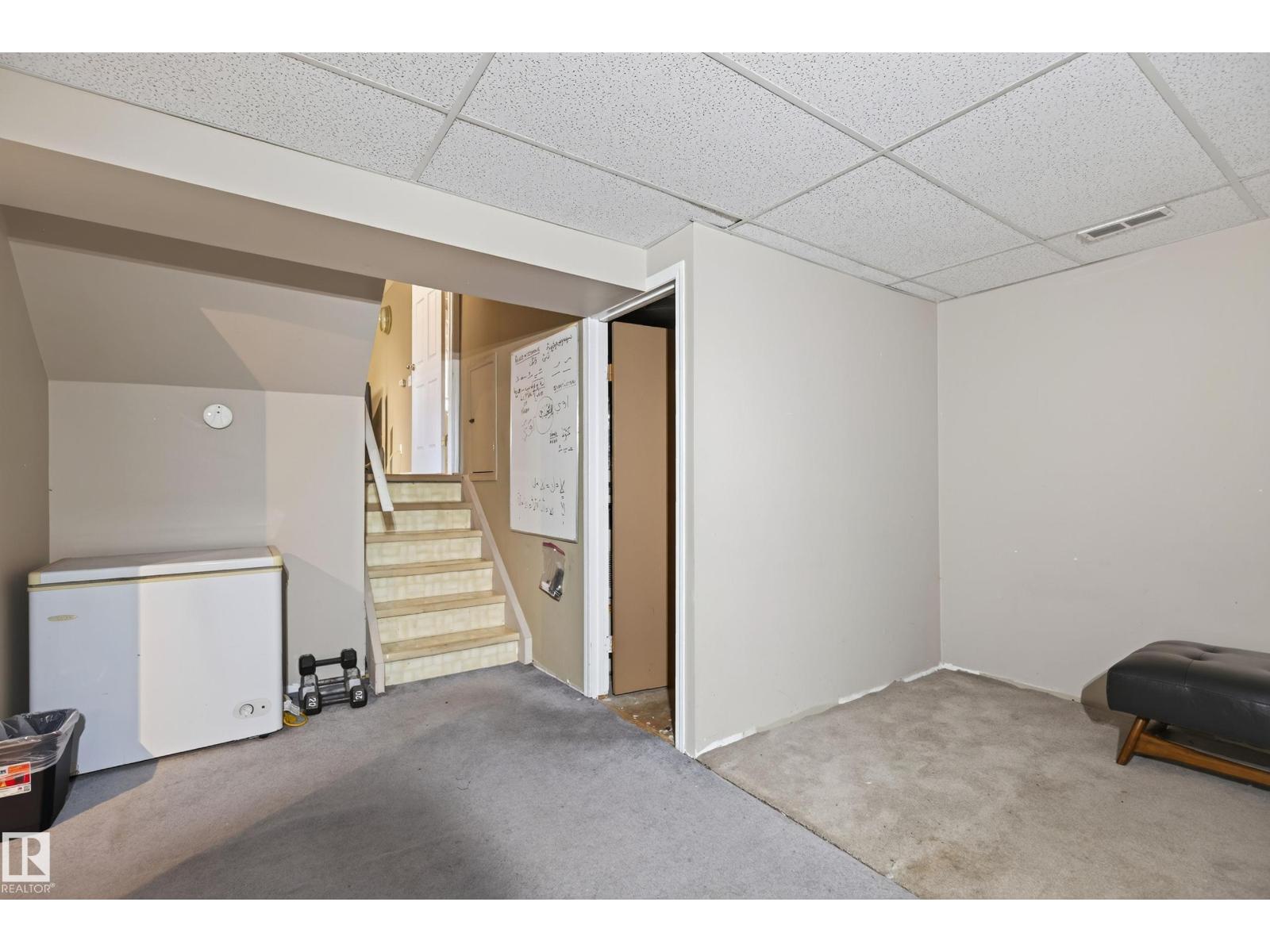 19040 70 AV NW - 31