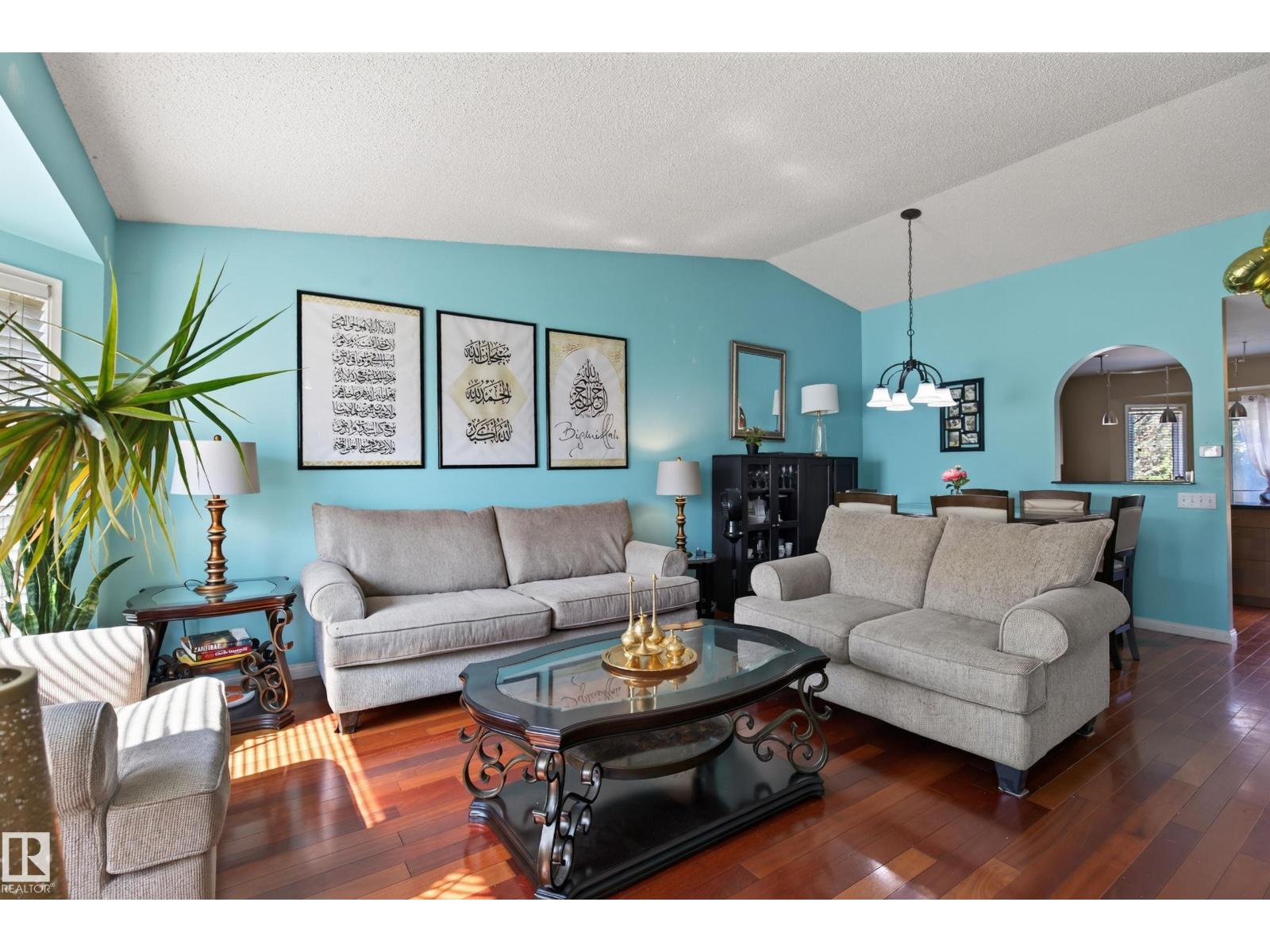 19040 70 AV NW - 5