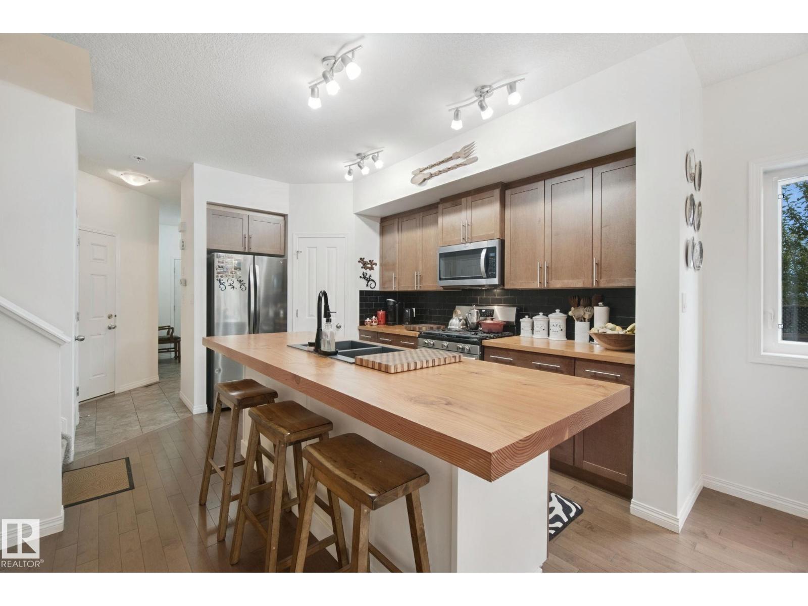 56 HARTWICK MR - Image 4