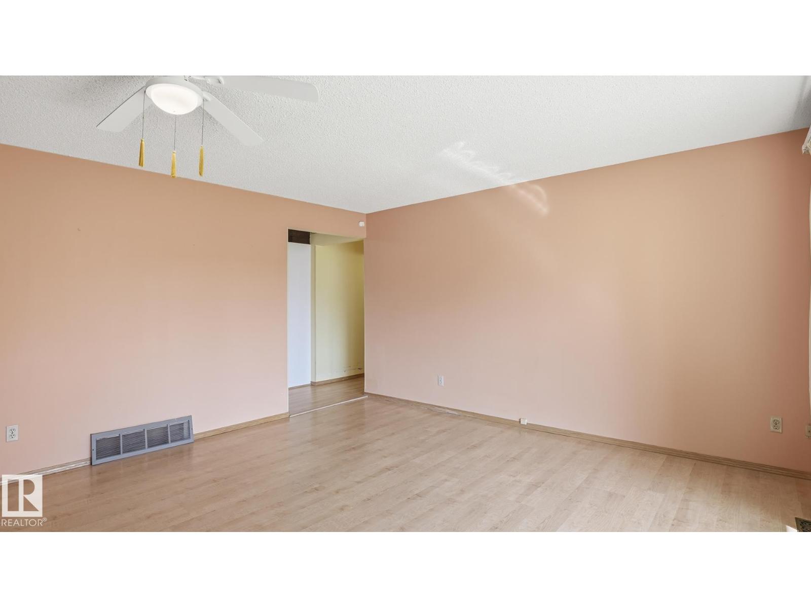 8408 176 ST NW - 10