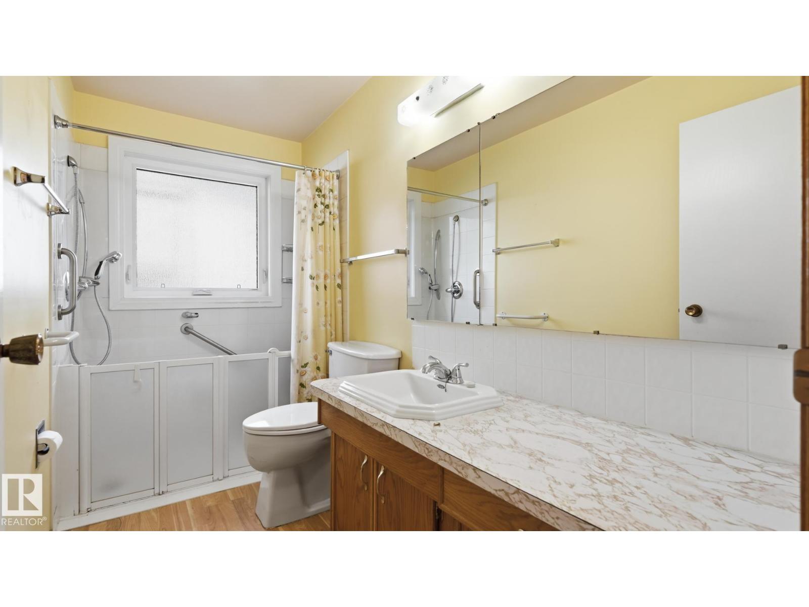 8408 176 ST NW - 20