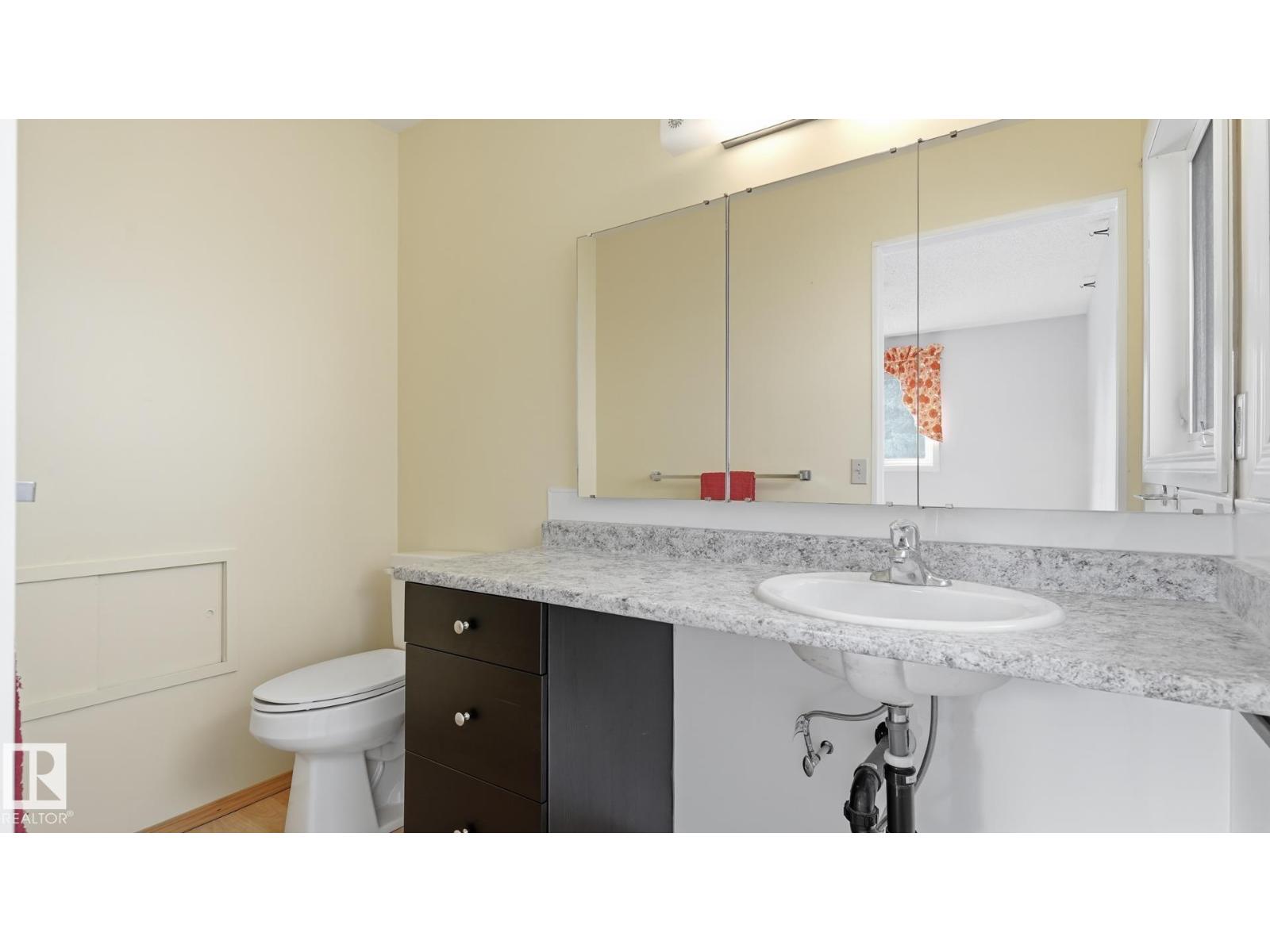 8408 176 ST NW - 24