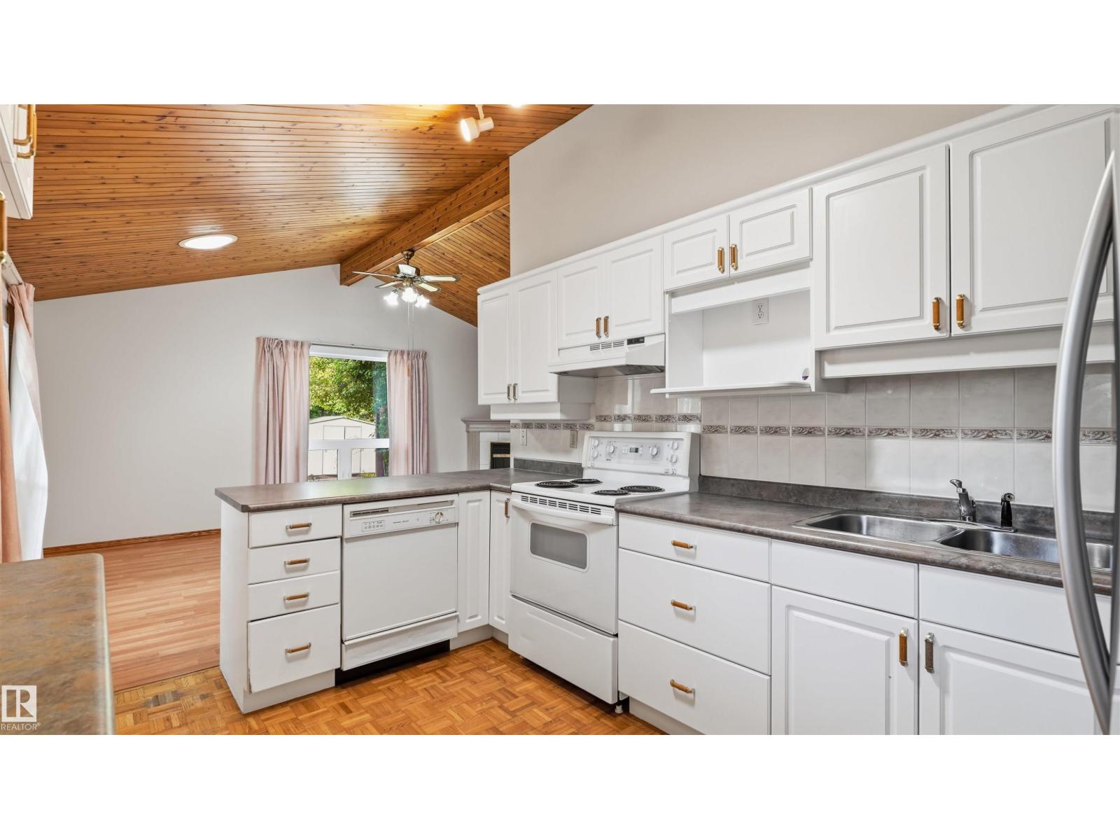 8408 176 ST NW - Image 33