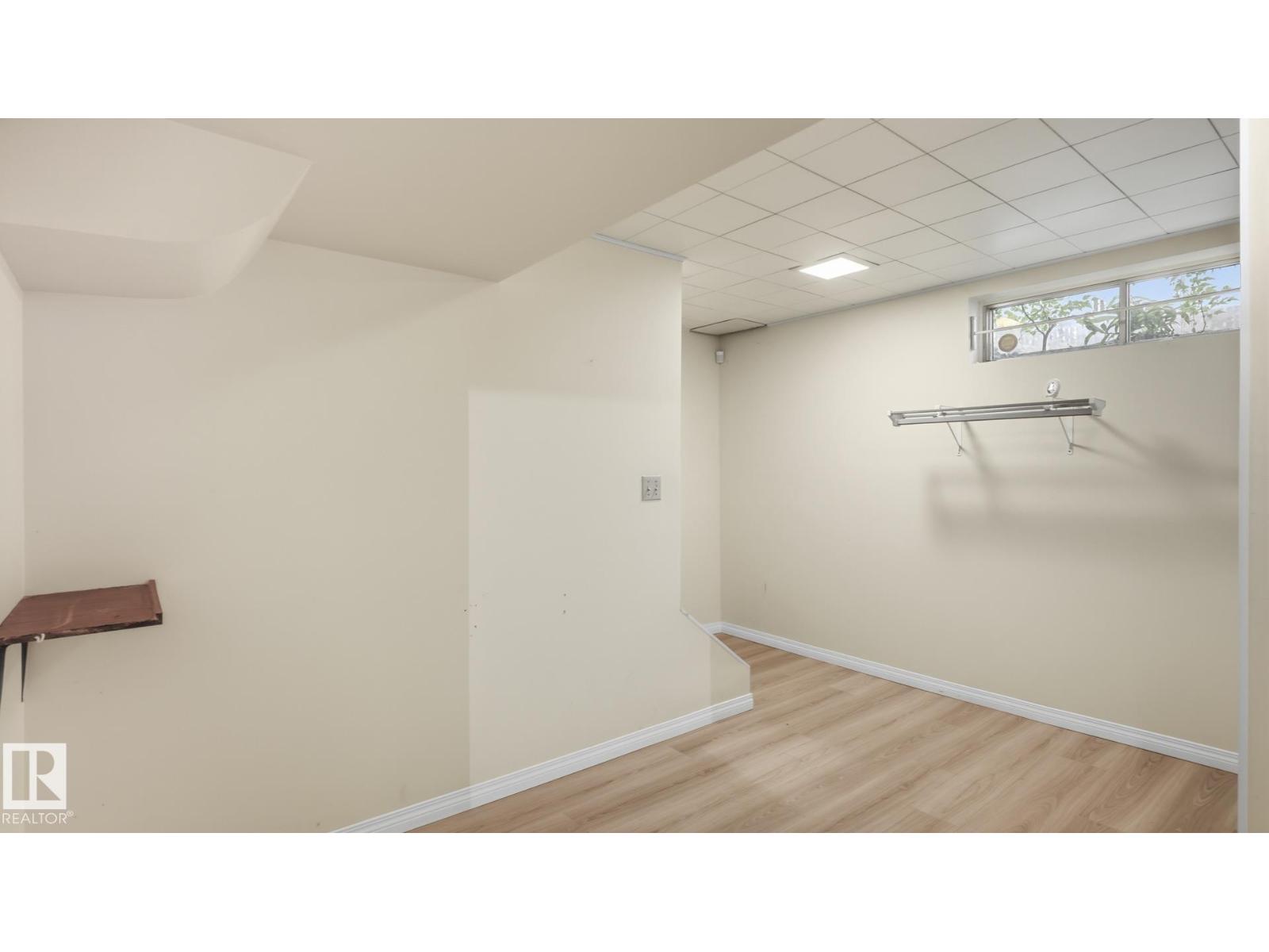 8408 176 ST NW - 40