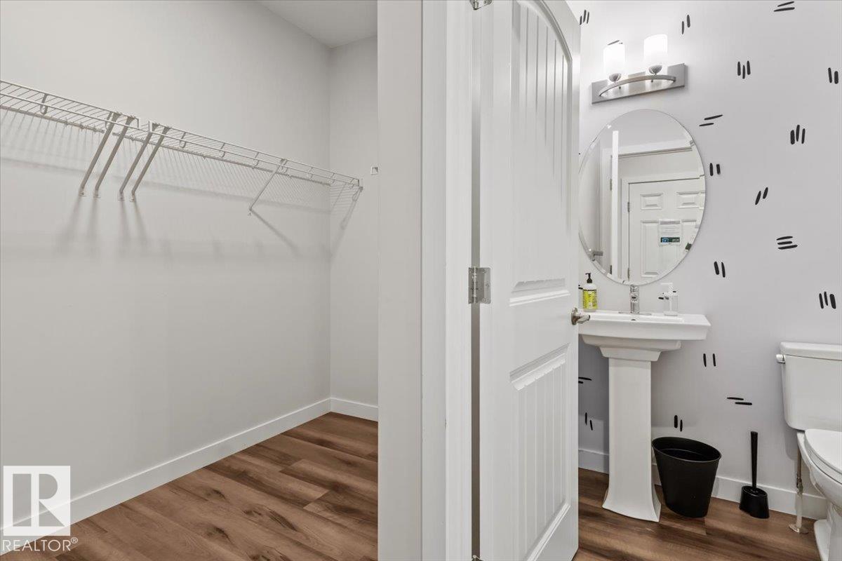 9340 226 ST NW - 11