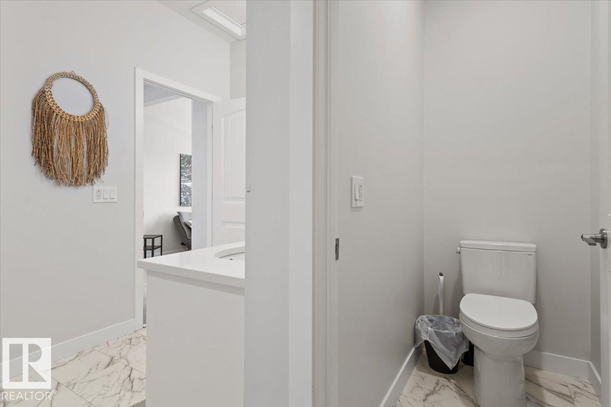 9340 226 ST NW - 38