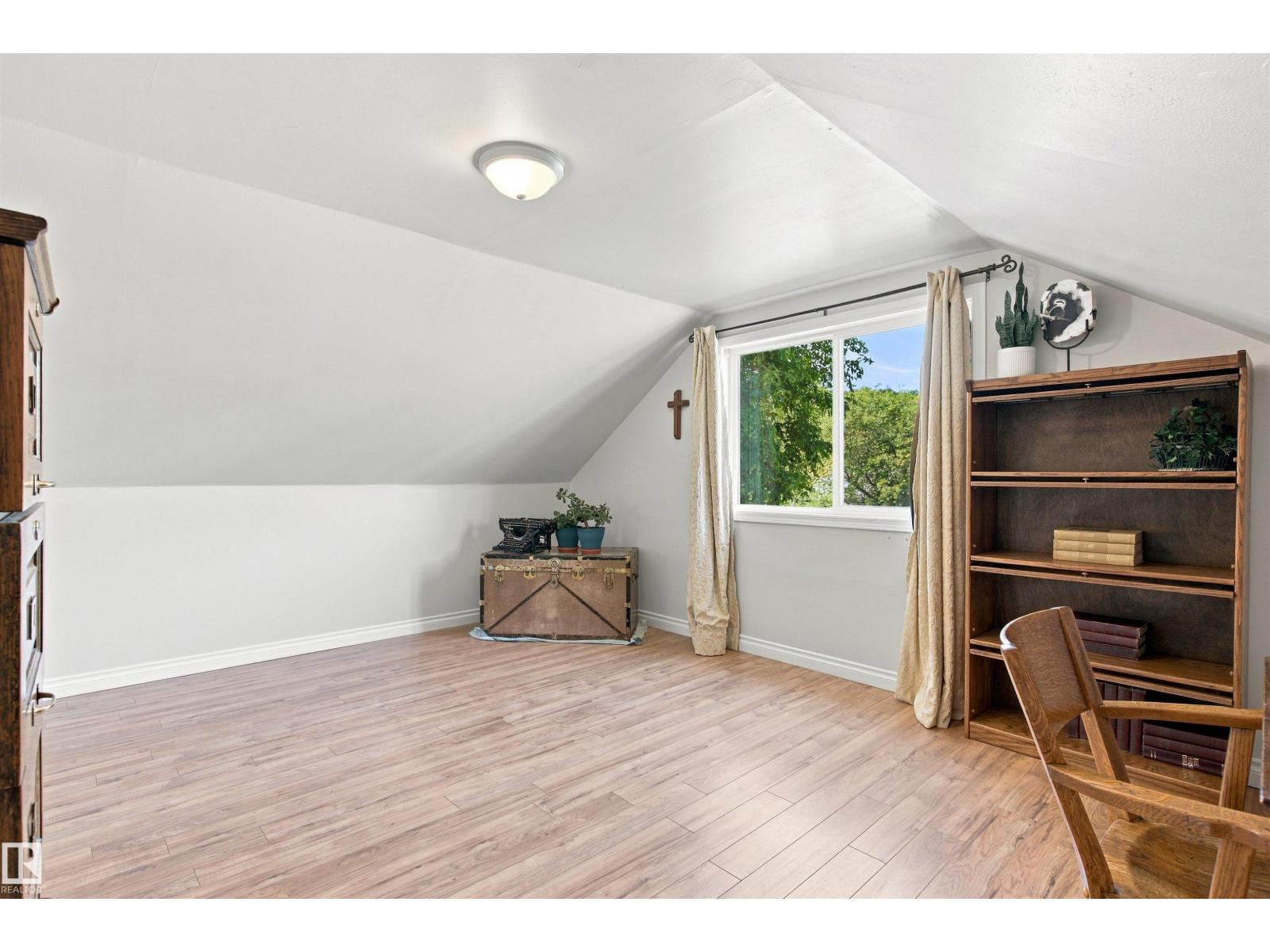 4718 49 ST - Image 29