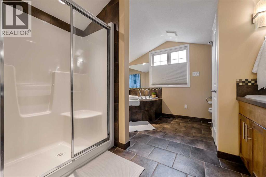 #2 418 Couleecreek Boulevard S - Image 37