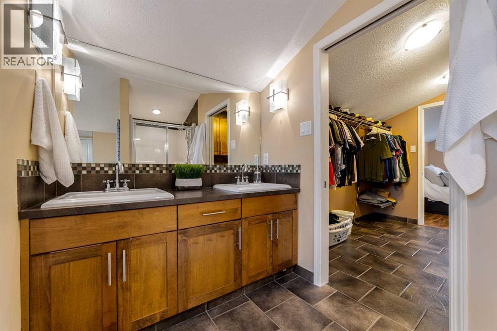 #2 418 Couleecreek Boulevard S - Image 35