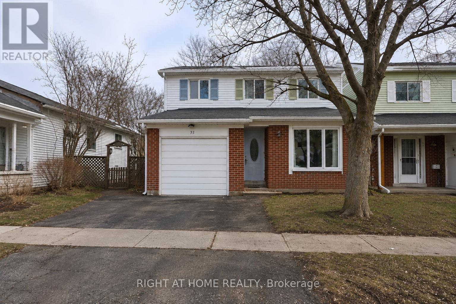 35 SNOWSHOE CRESCENT