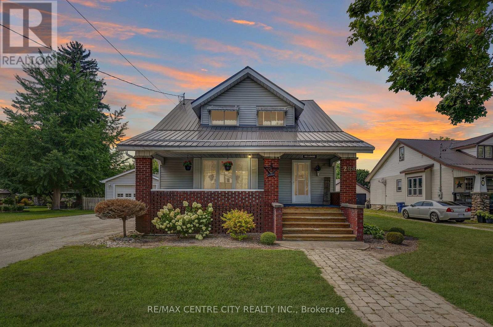 264 JOHN STREET S - 1
