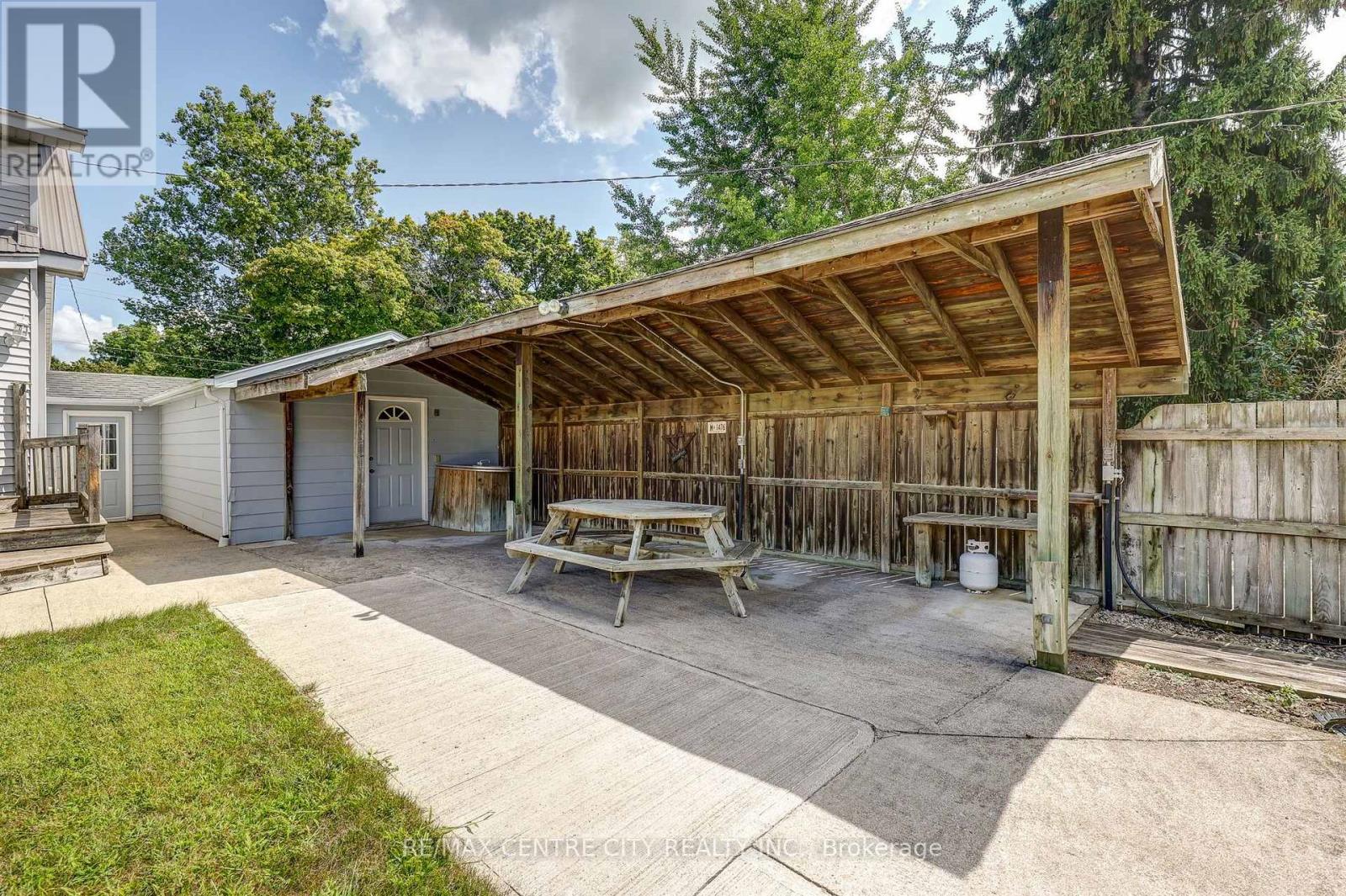 264 JOHN STREET S - 30