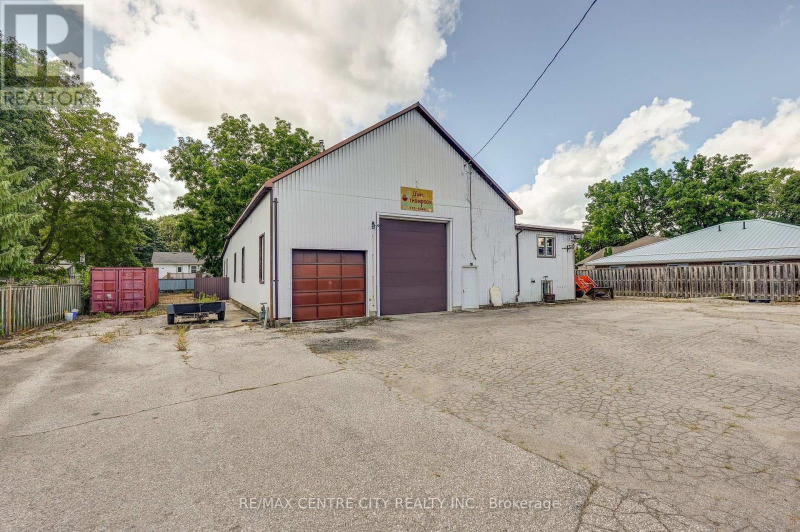 264 JOHN STREET S - Image 45