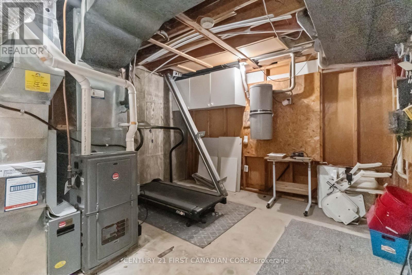 138 HARDING CRESCENT - Image 33