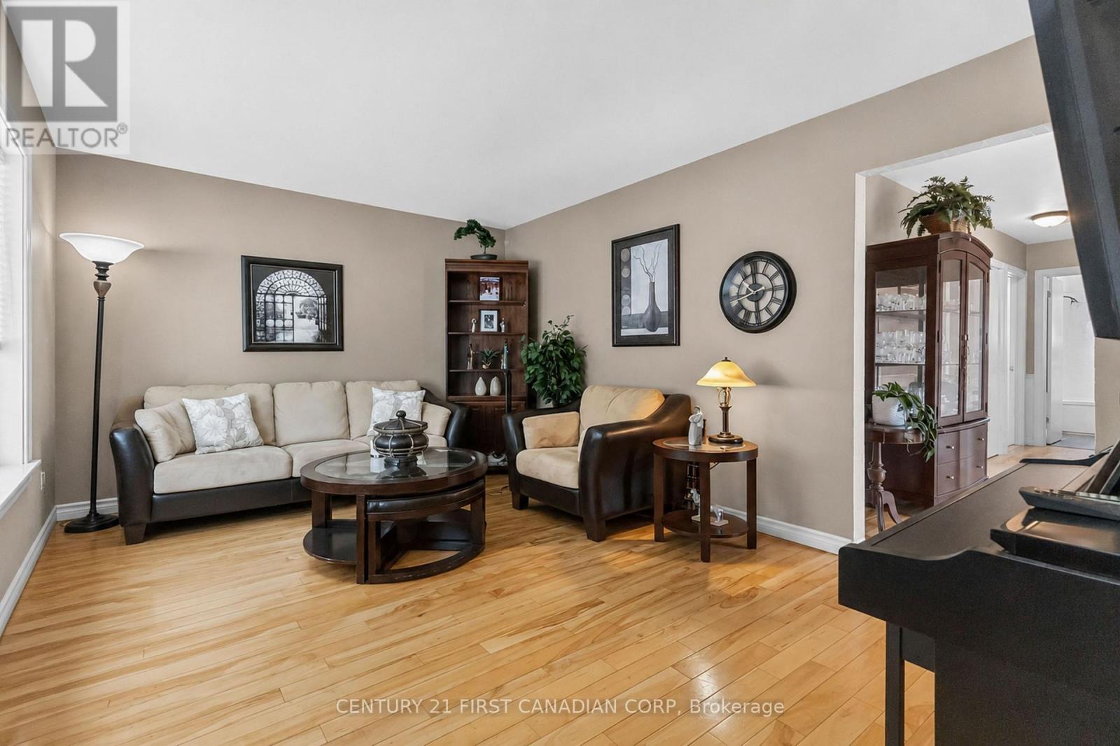 138 HARDING CRESCENT - 4
