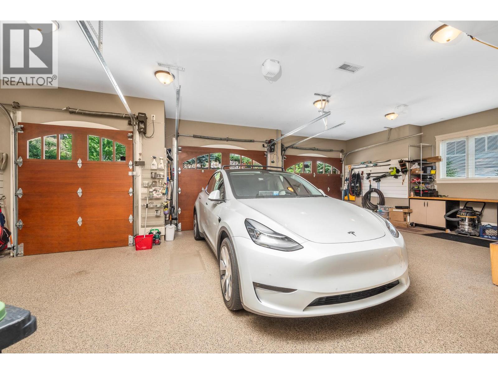 602 Falcon Point Way, Vernon