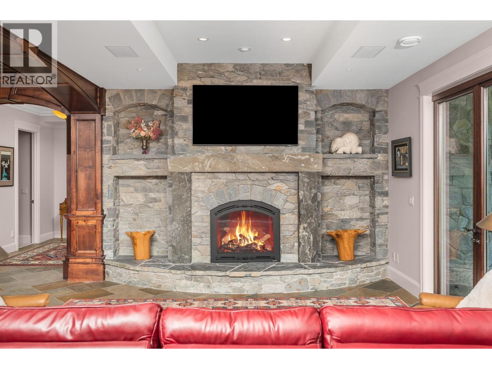 602 Falcon Point Way, Vernon