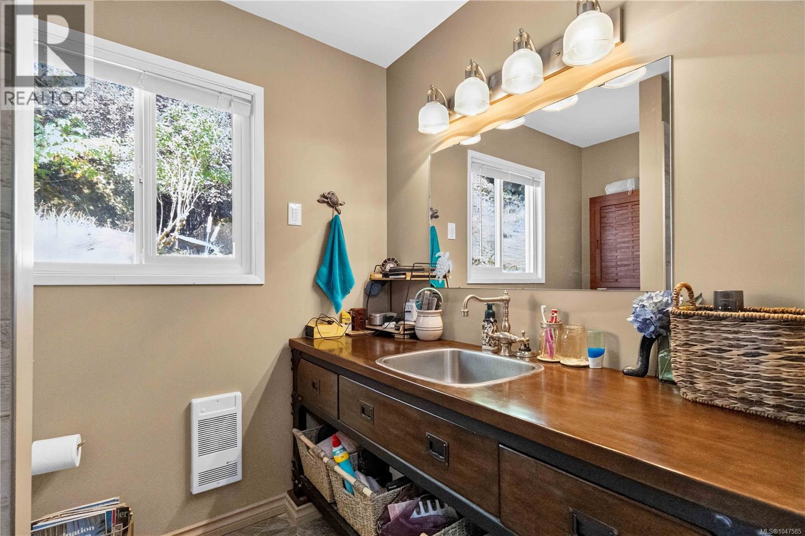 284 Prospect Lake Rd, Saanich