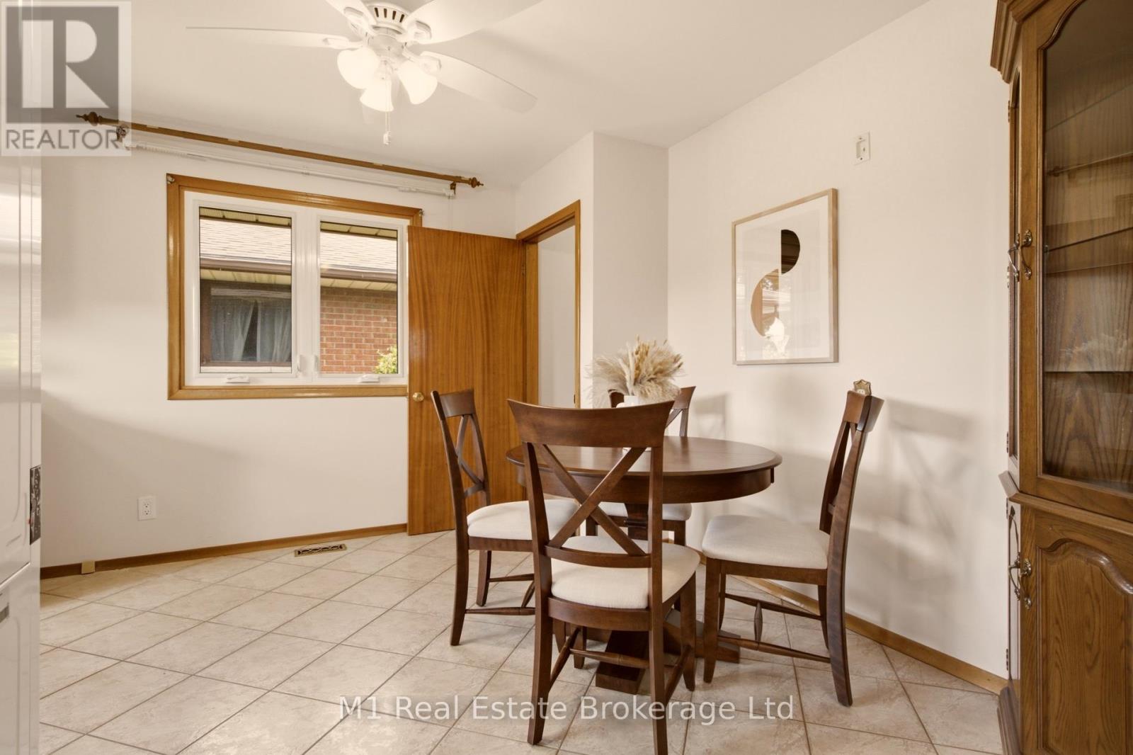 27 PALERMO CRESCENT - 12