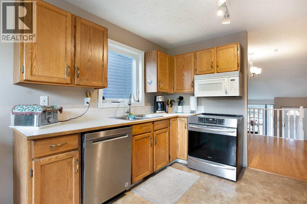 127 Shawinigan Drive SW - 15