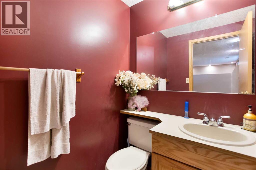 127 Shawinigan Drive SW - 28