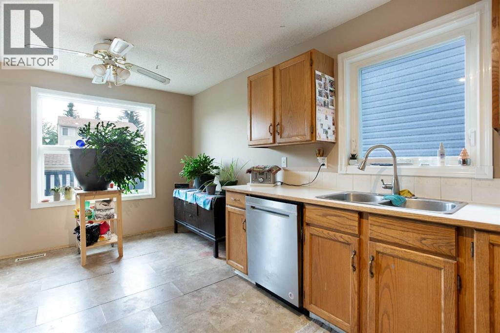 127 Shawinigan Drive SW - 14