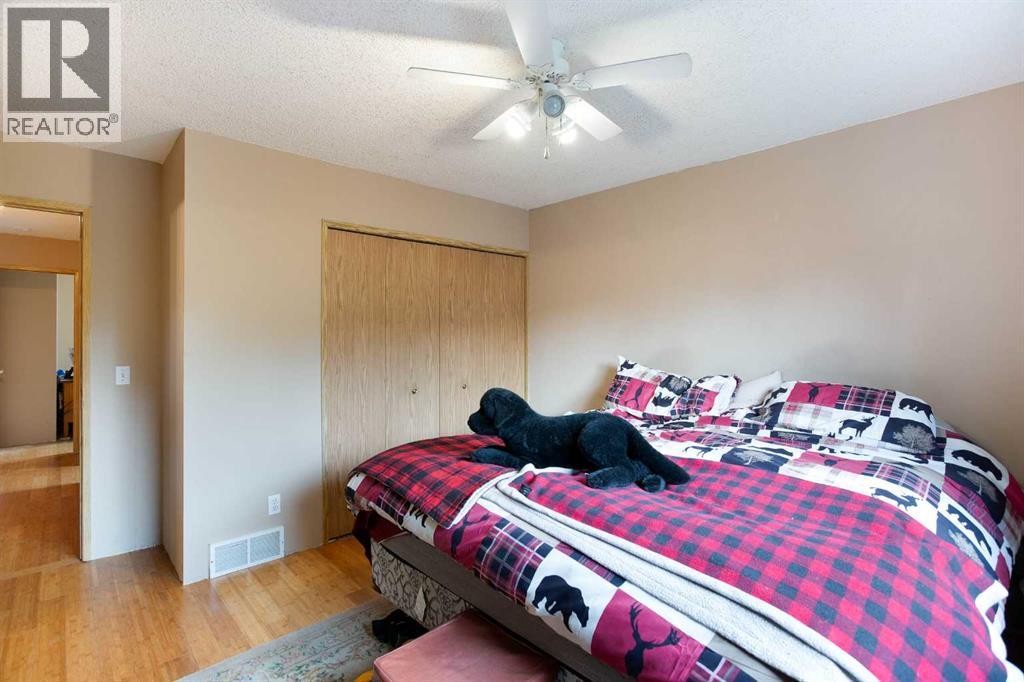 127 Shawinigan Drive SW - 19