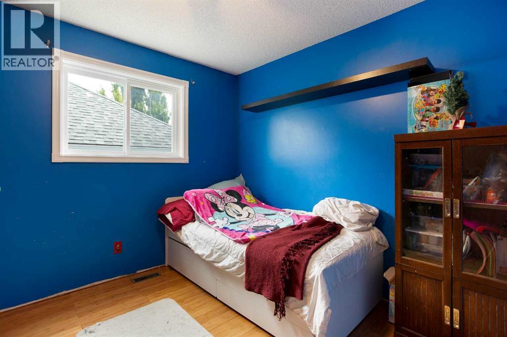 127 Shawinigan Drive SW - 22