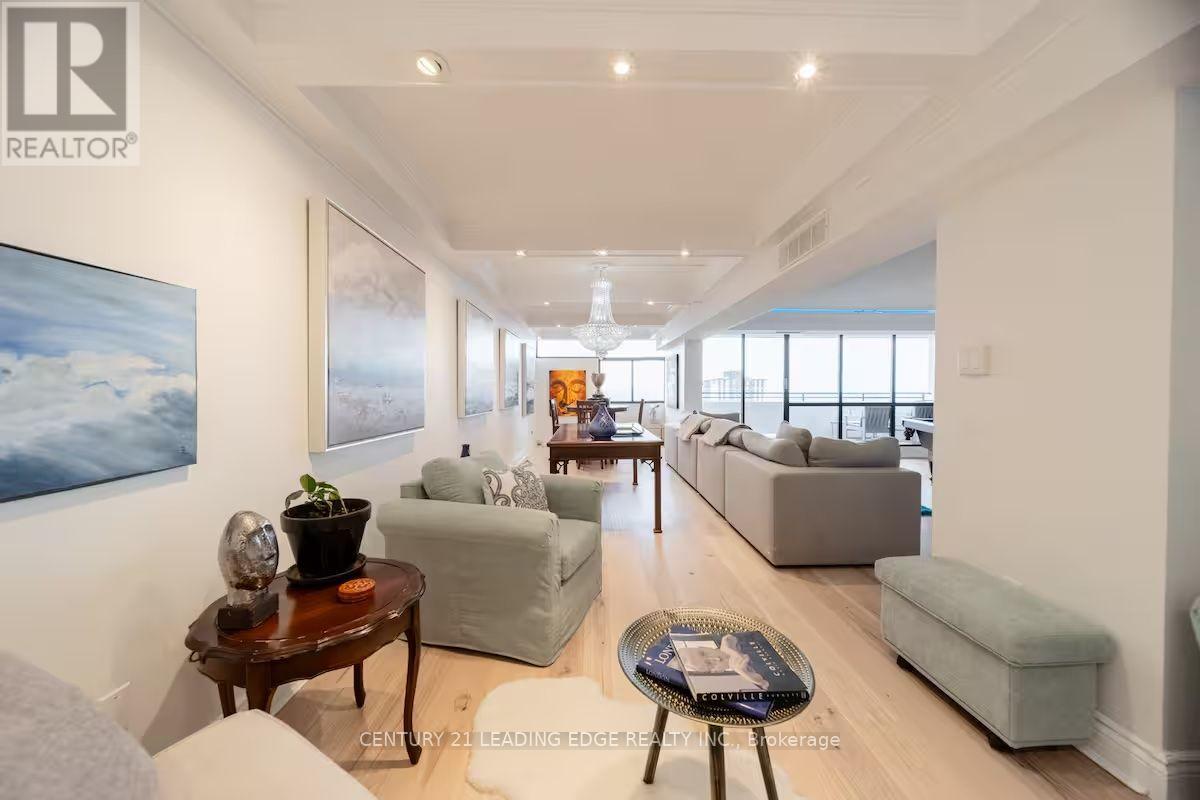 #1805 380 KING STREET - Image 3