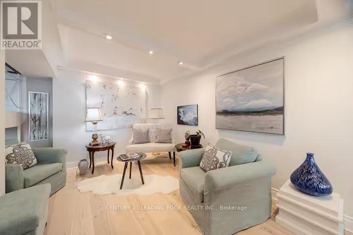 #1805 380 KING STREET - Image 4