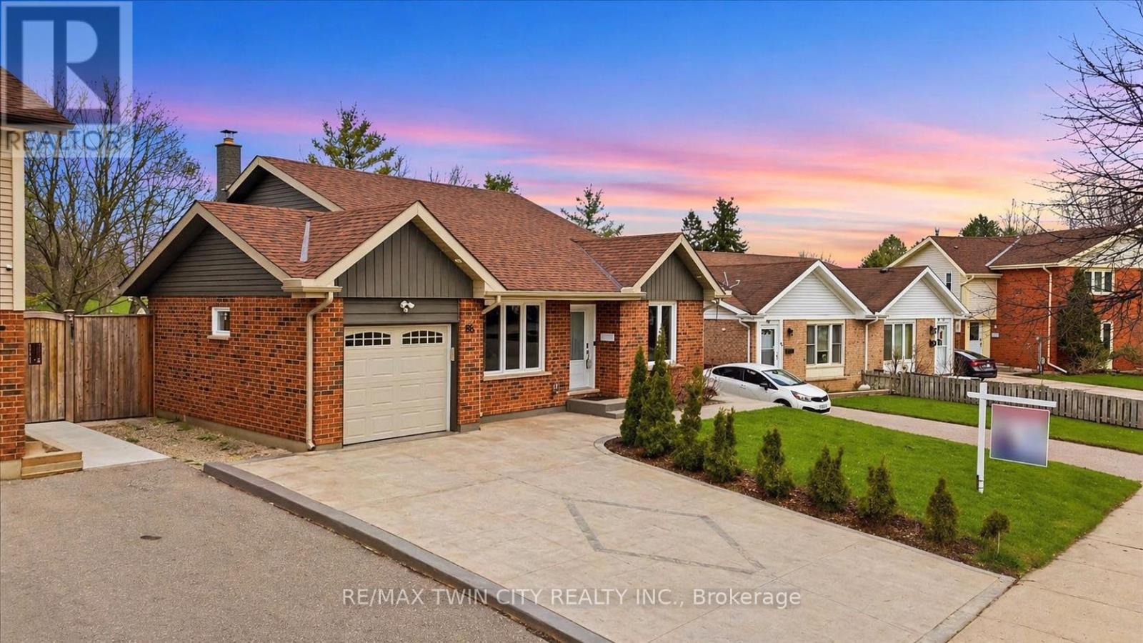86 CARLYLE DRIVE - 1