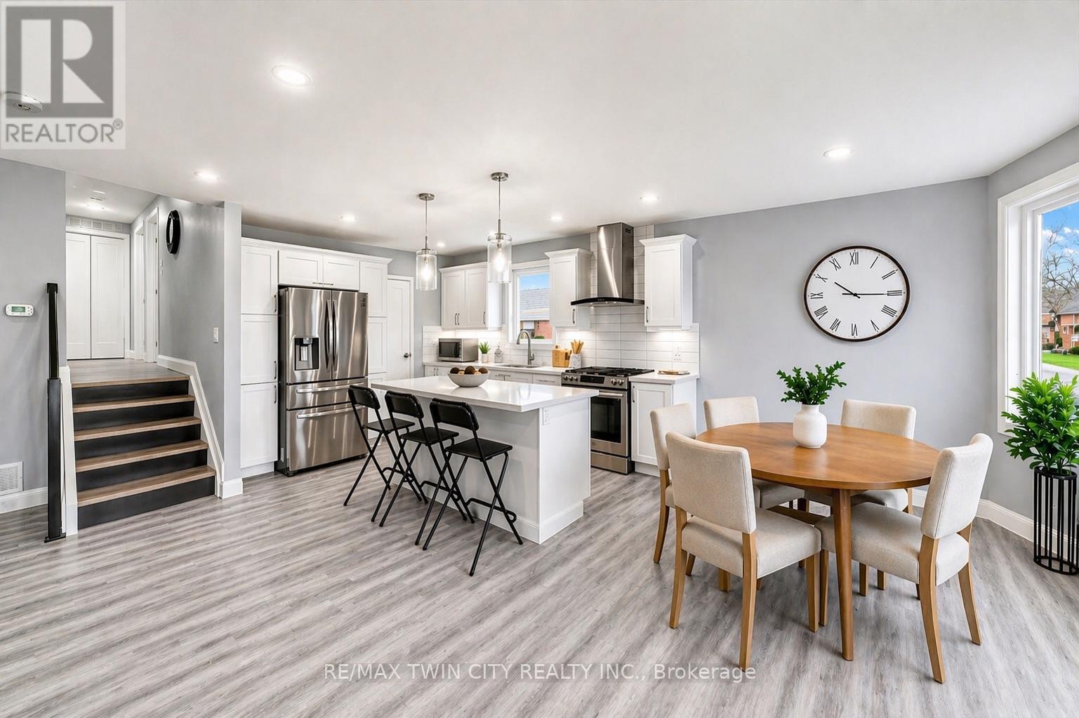86 CARLYLE DRIVE - 12