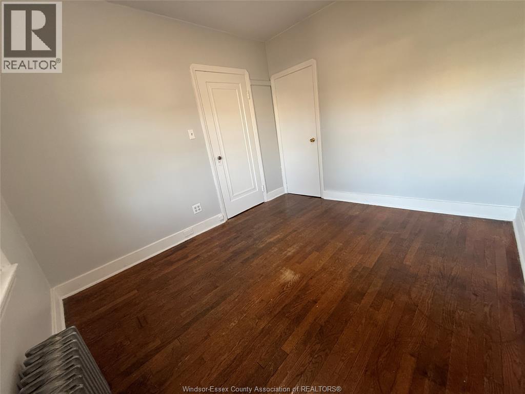 1039 PARENT AVENUE - 12