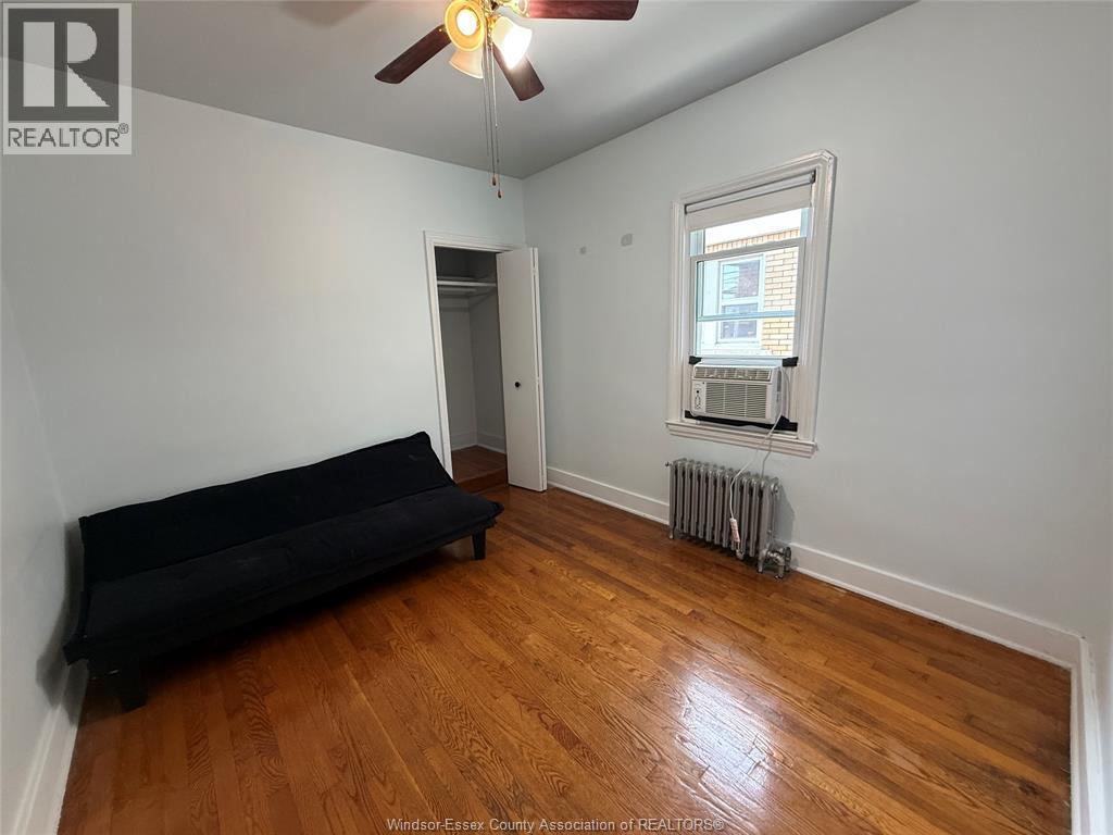 1039 PARENT AVENUE - 13