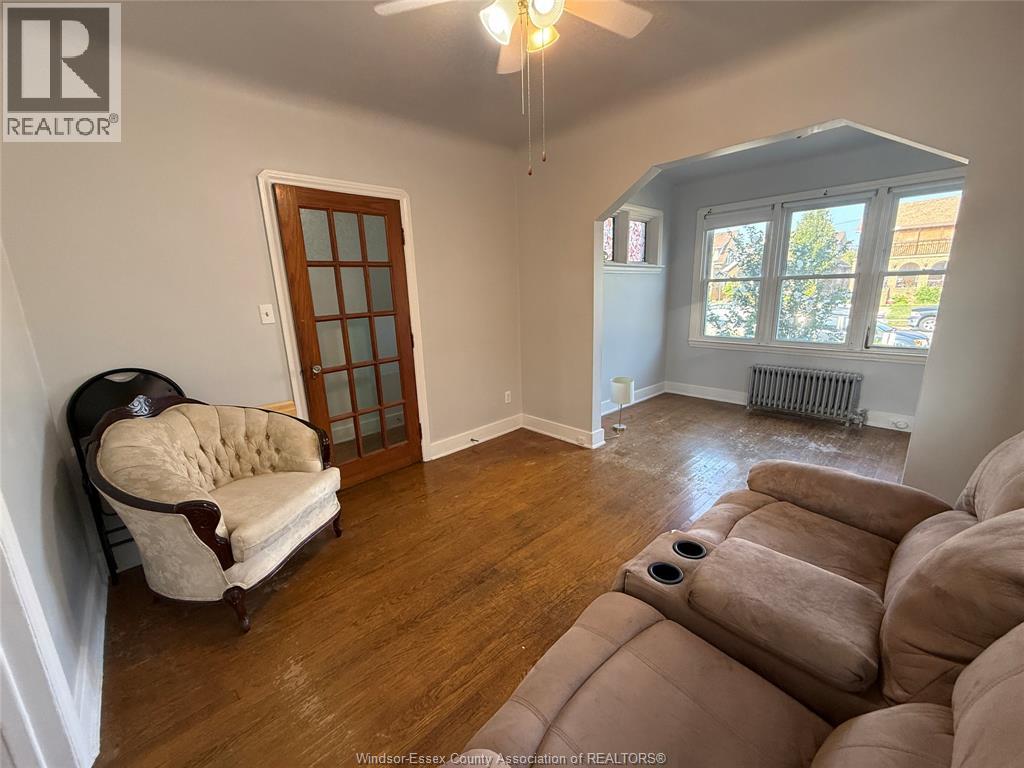 1039 PARENT AVENUE - 6
