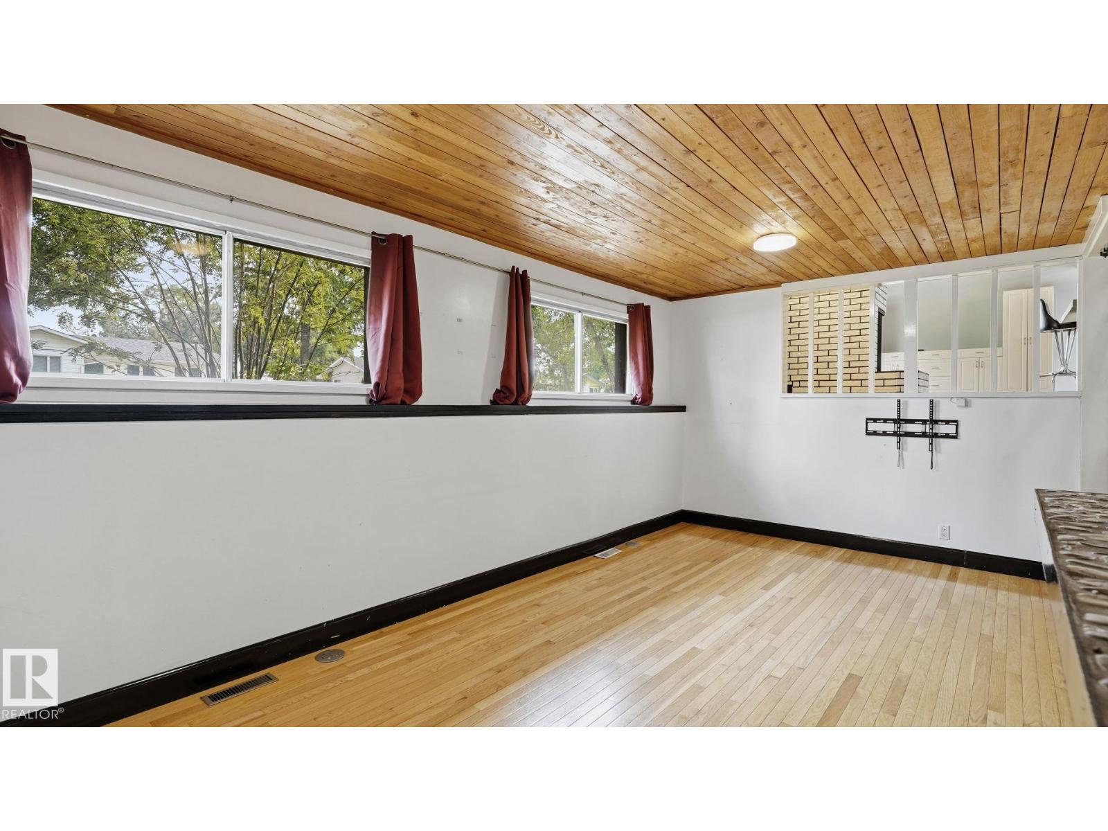 9216 93 ST - Image 17