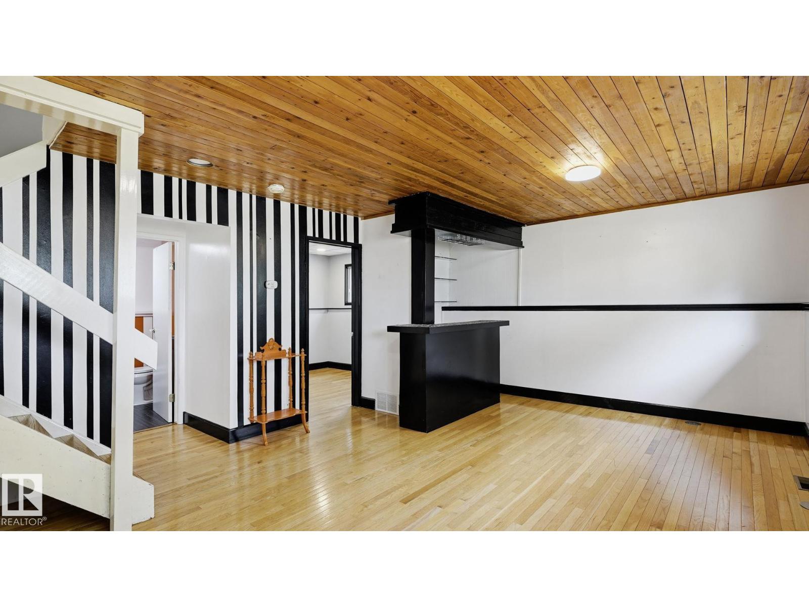 9216 93 ST - Image 18