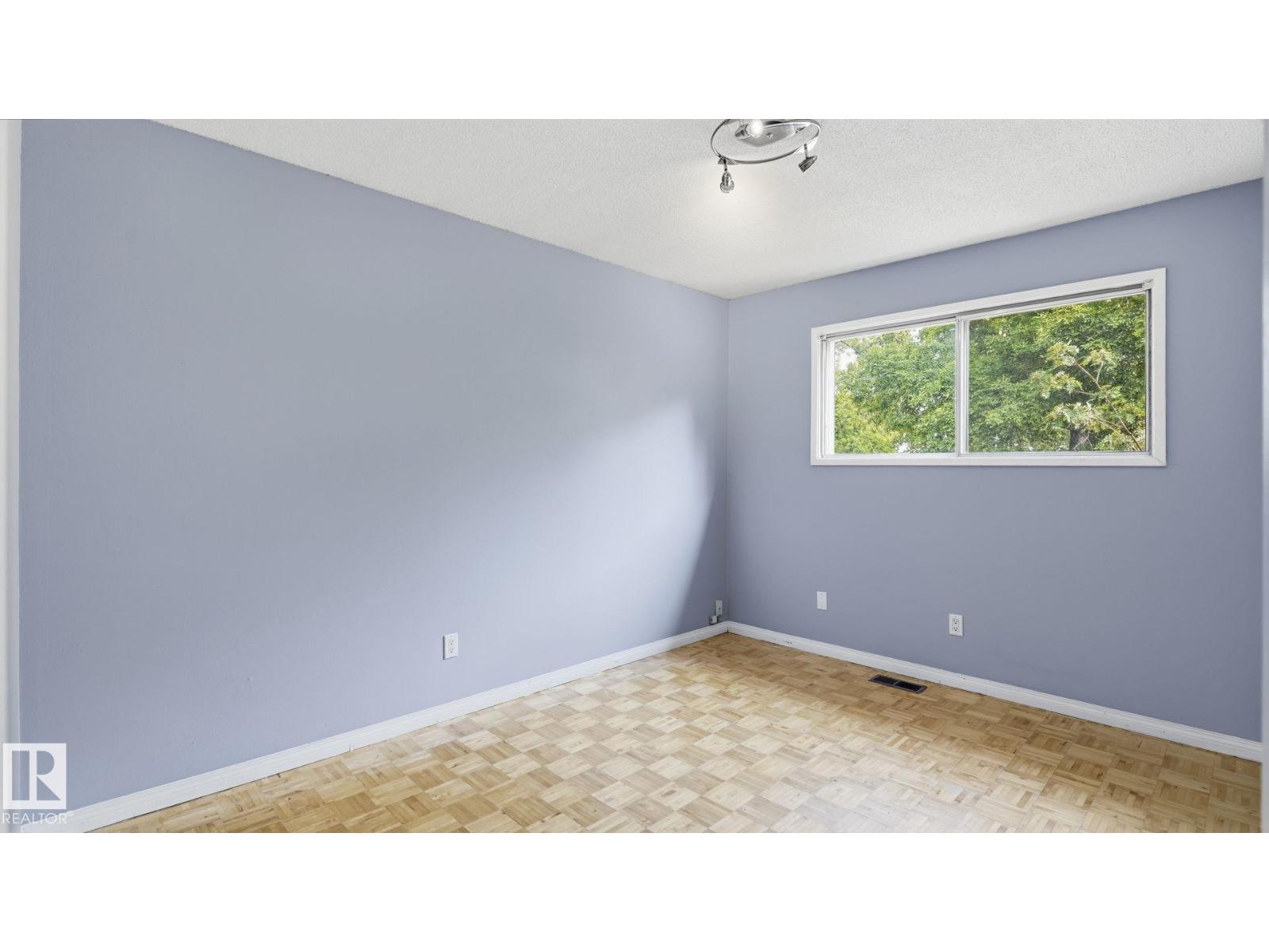 9216 93 ST - Image 31