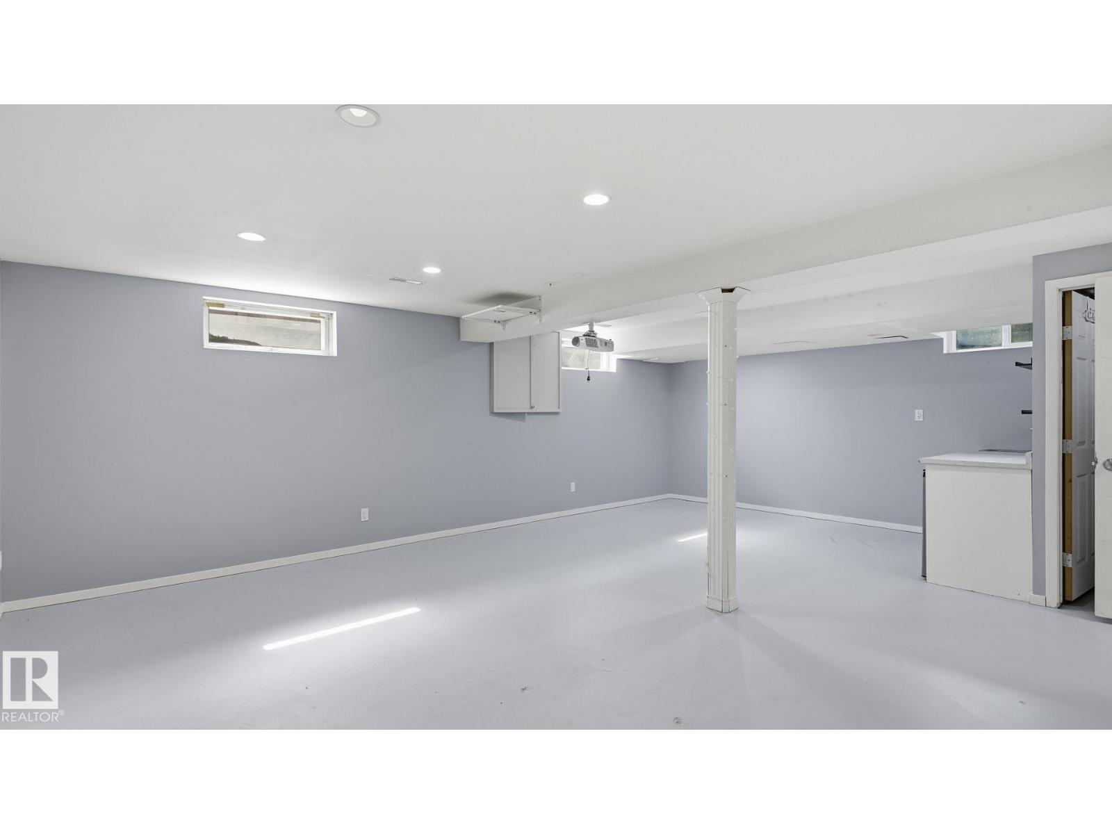 9216 93 ST - Image 36